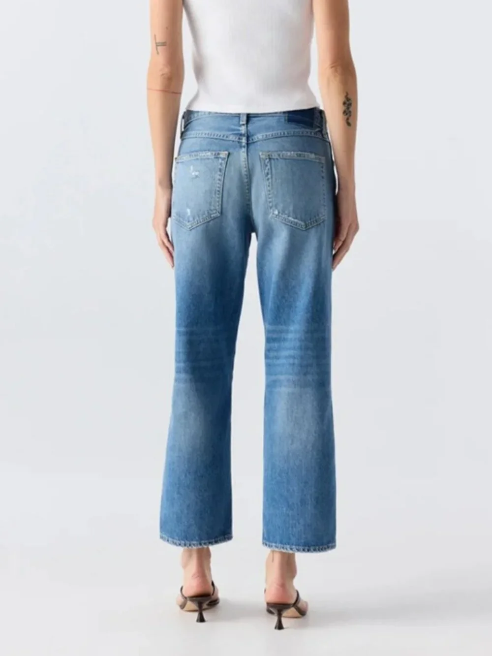 AMO Billie Jeans Warmth Wash Distressed Wide Straight Crop 100% Cotton | Size 29